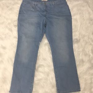Levi’s 314 shaping straight plus jeans size 24W